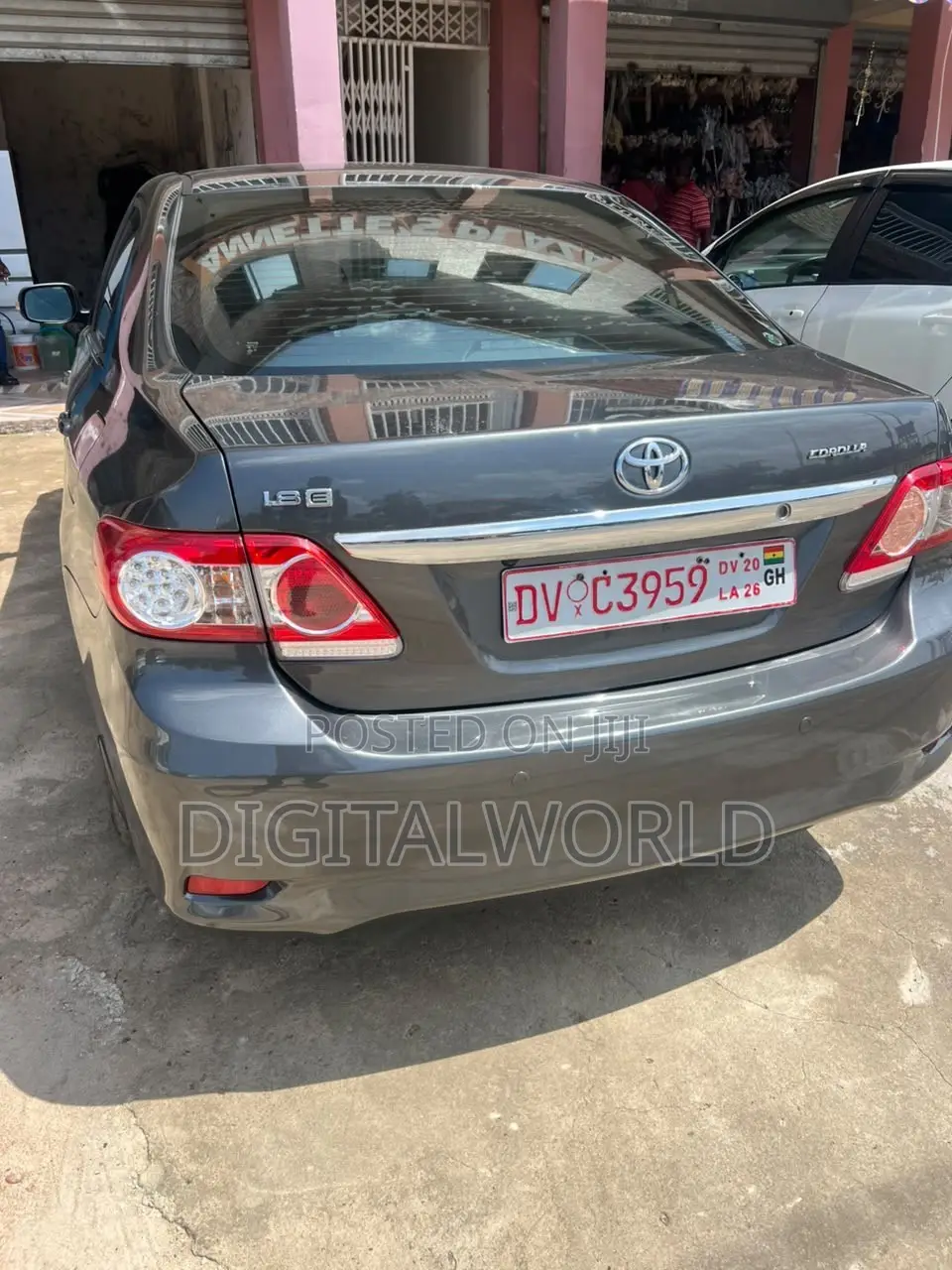 Toyota Corolla LE 4dr Sedan (1.8L 4cyl 4A) 2013 Gray