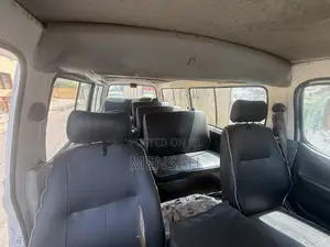 Toyota HiAce 2003 White