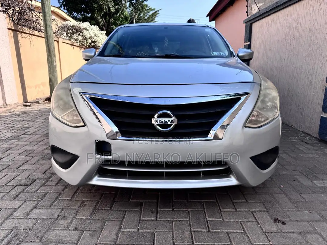 Nissan Versa 2017 Silver