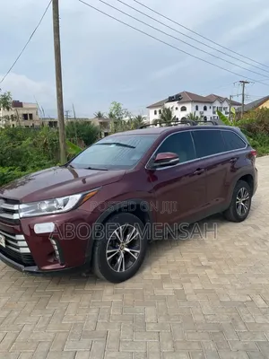 Toyota Highlander LE Plus 2019 Burgundy