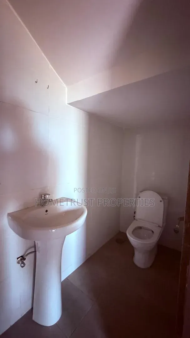 4bdrm Duplex in Ablekuma Ga Odumase, Pentecost for rent