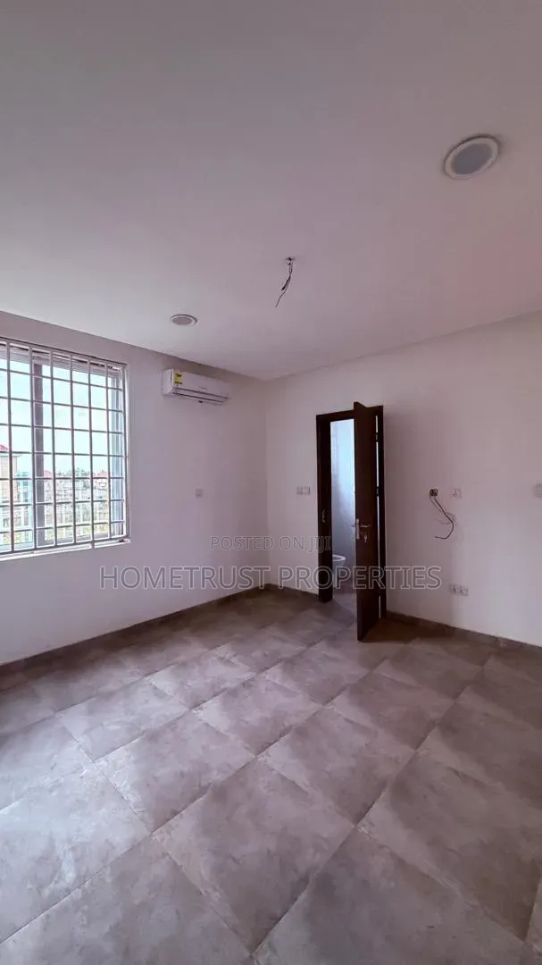 4bdrm Duplex in Ablekuma Ga Odumase, Pentecost for rent