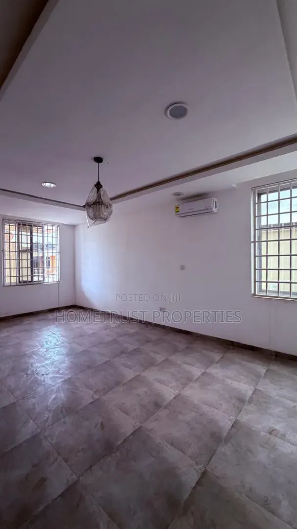 4bdrm Duplex in Ablekuma Ga Odumase, Pentecost for rent