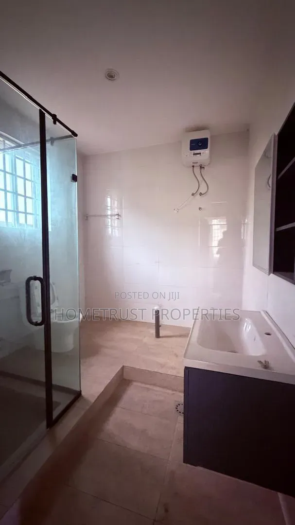 4bdrm Duplex in Ablekuma Ga Odumase, Pentecost for rent