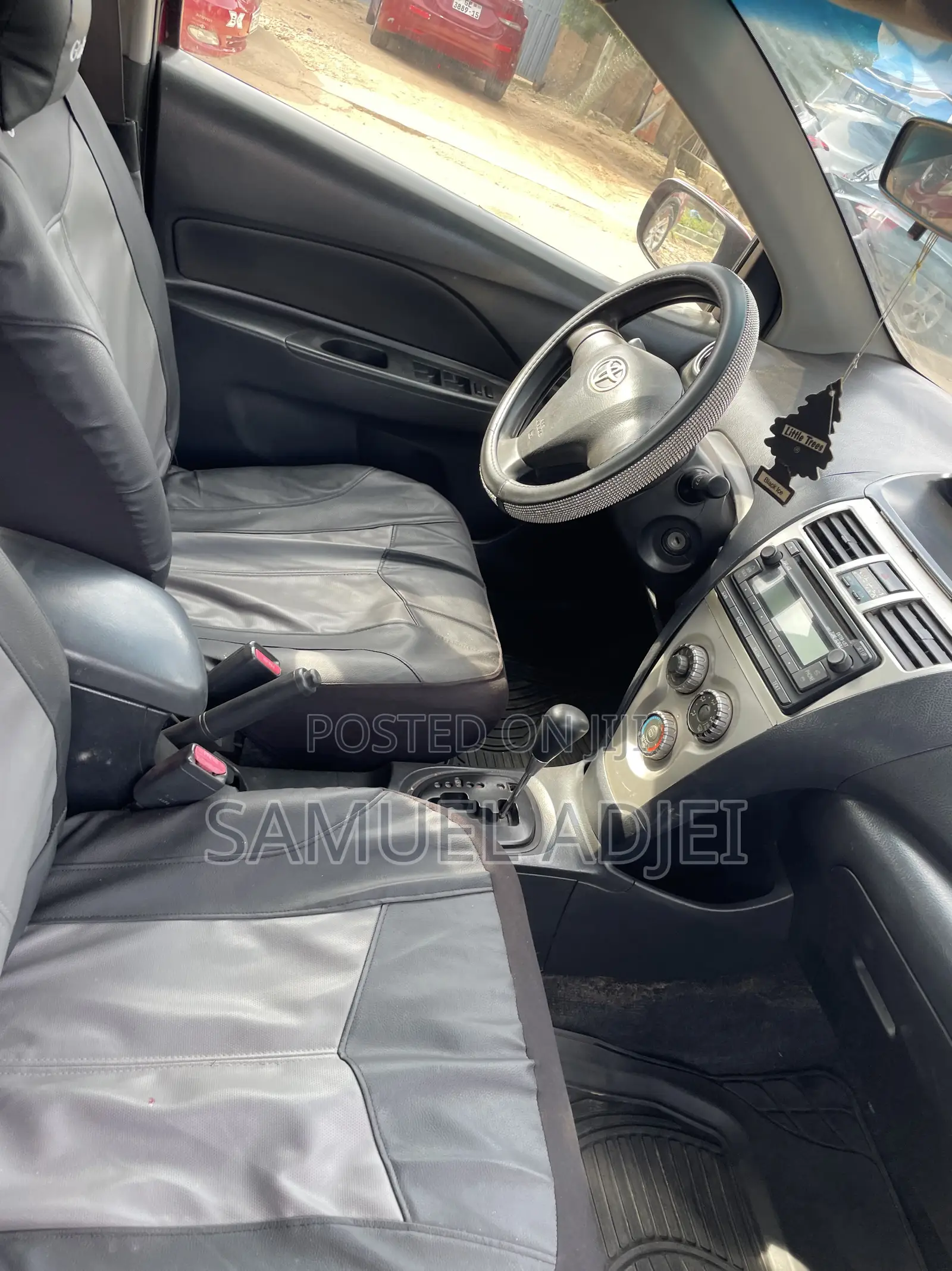 Toyota Yaris 2010 Red