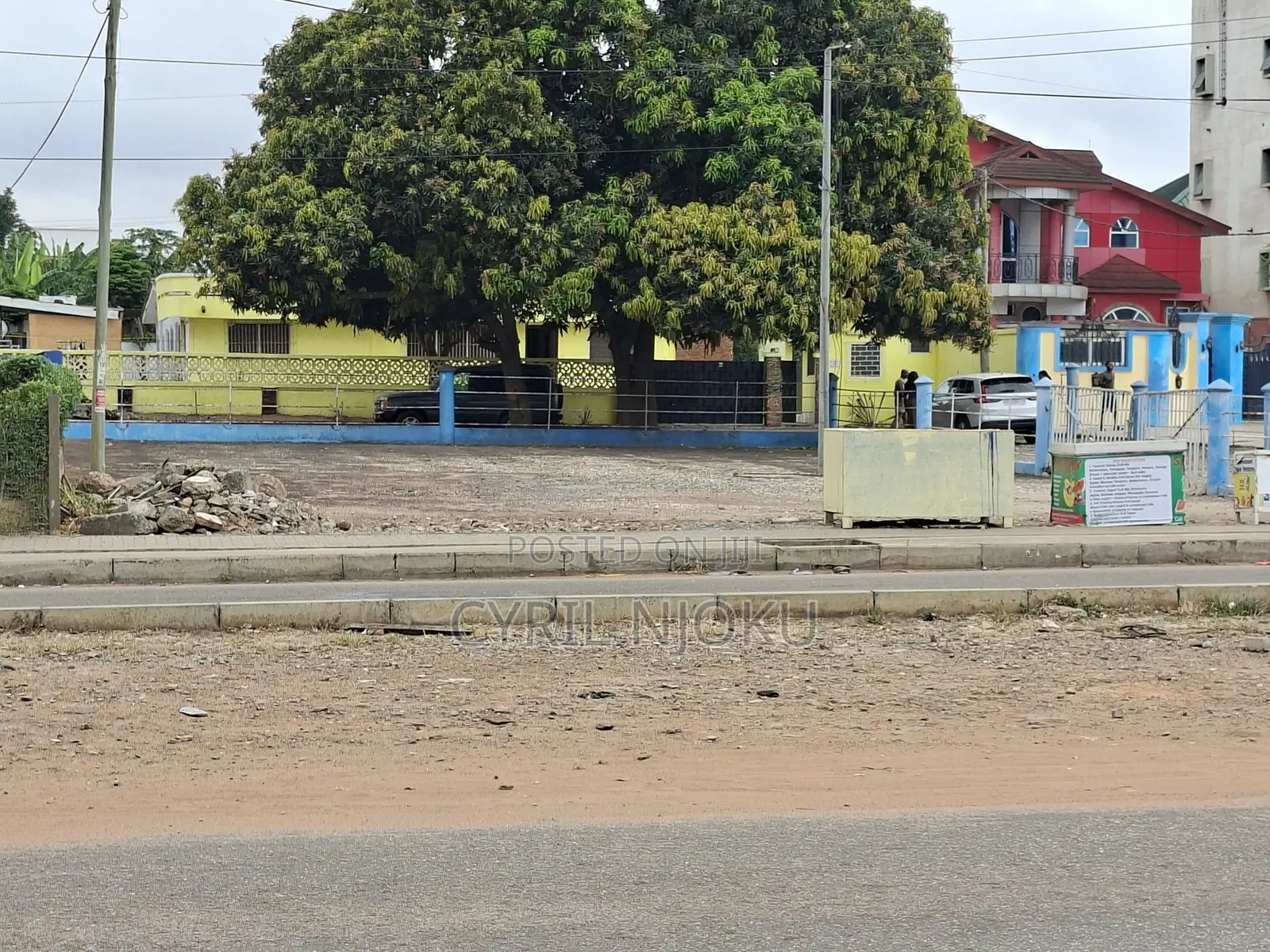 10bdrm Bungalow in UPSA Area for sale