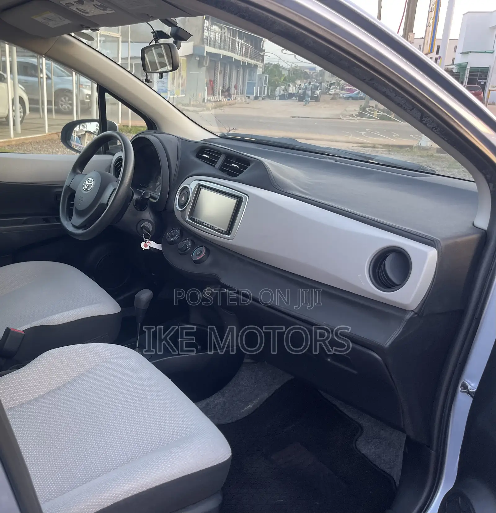 Toyota Vitz 1.3 AWD 3dr 2013 Blue
