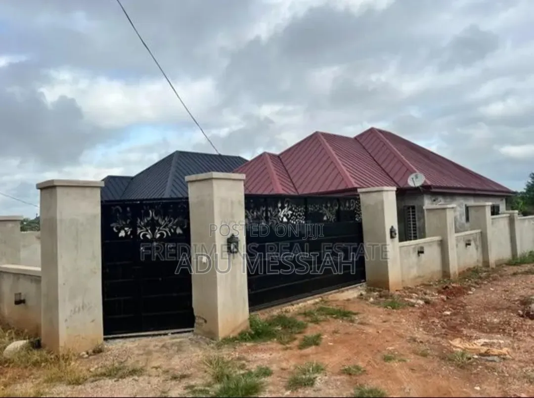 3bdrm House in Adu Robert, Kumasi Metropolitan for sale