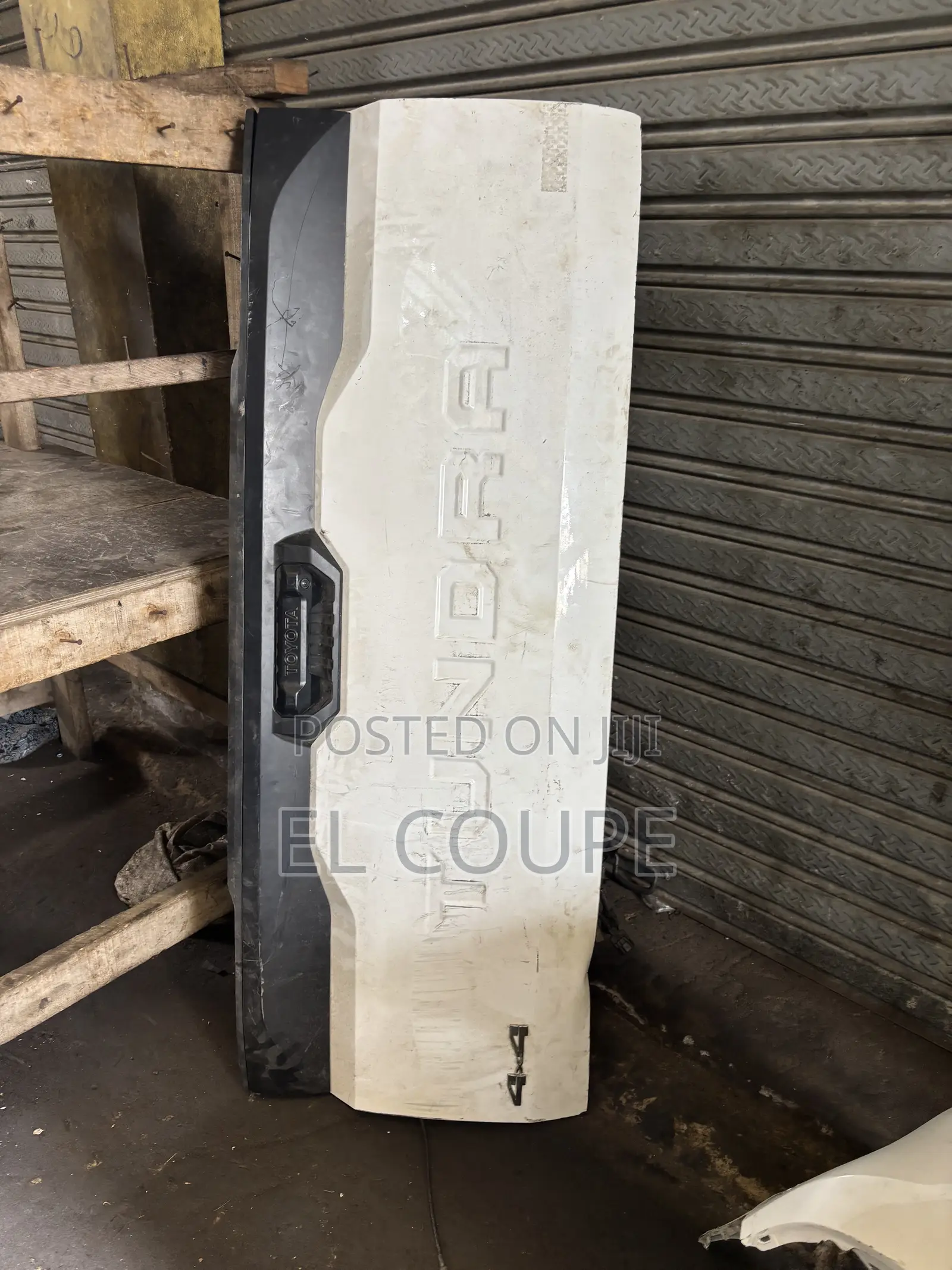 Tundra 2022-2023-2024-2025-2026 Tailboard