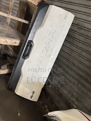 Tundra 2022-2023-2024-2025-2026 Tailboard