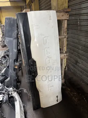 Tundra 2022-2023-2024-2025-2026 Tailboard