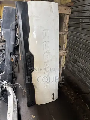 Tundra 2022-2023-2024-2025-2026 Tailboard
