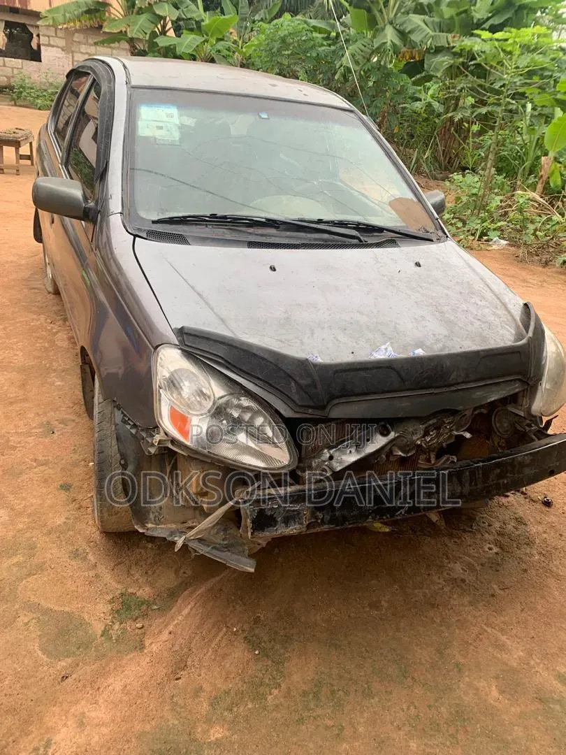 Toyota Echo 2006 Silver