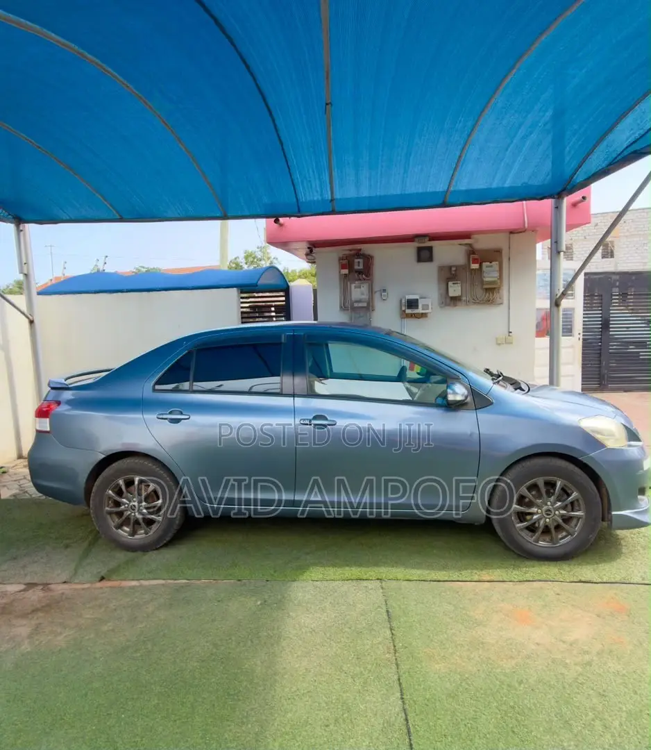 Toyota Belta 2009 Blue