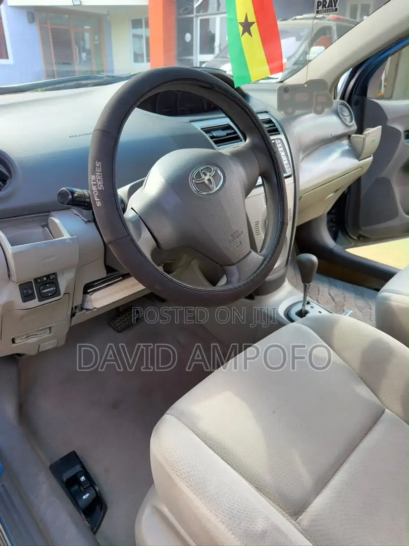 Toyota Belta 2009 Blue