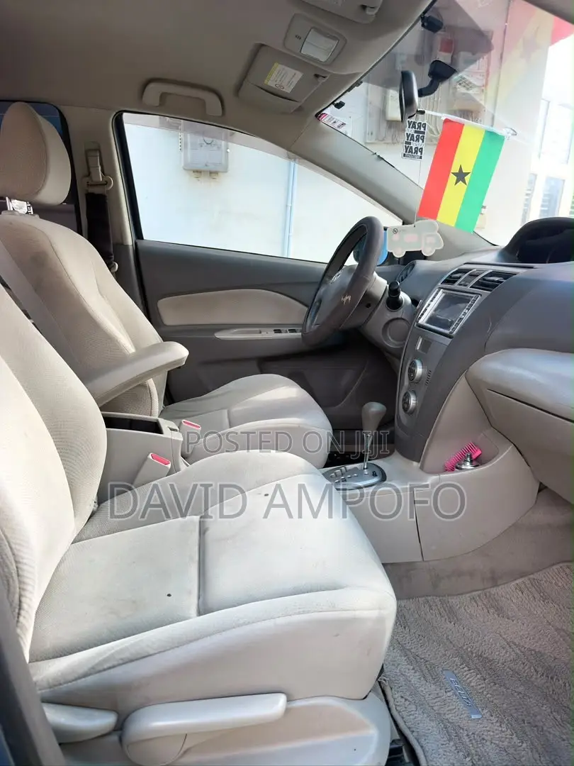 Toyota Belta 2009 Blue