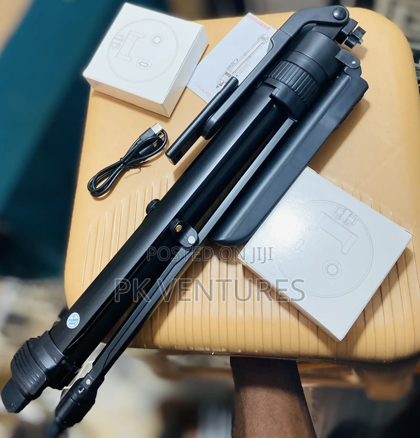 C19 Ai Tracking Tripod 1.9m
