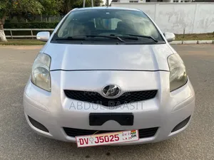 Toyota Vitz 1.3 FWD 5dr 2010 Silver