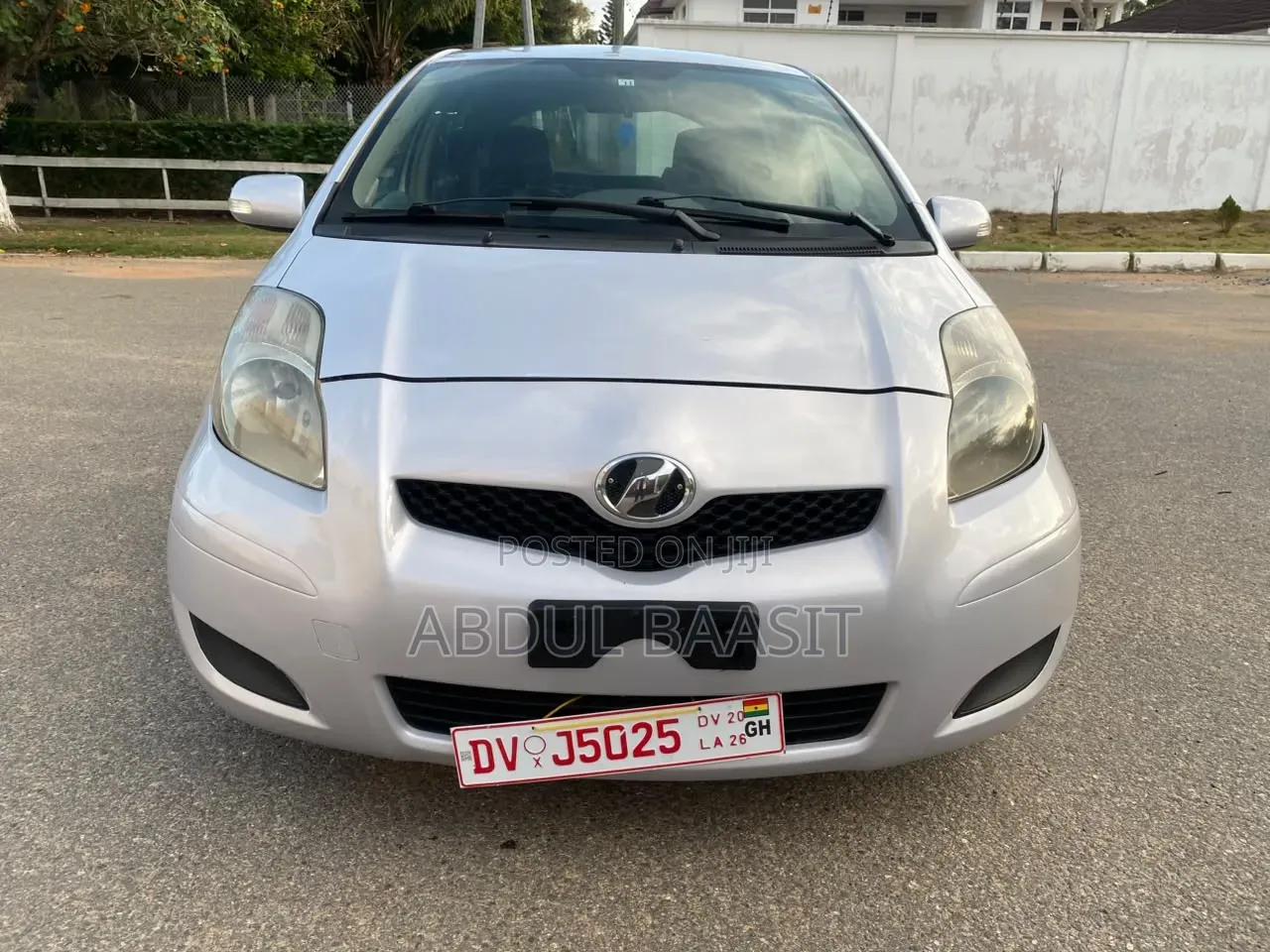 Toyota Vitz 1.3 FWD 5dr 2010 Silver