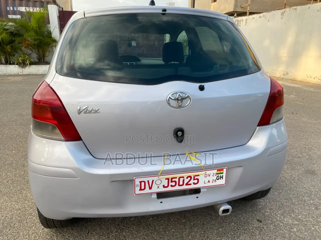 Toyota Vitz 1.3 FWD 5dr 2010 Silver