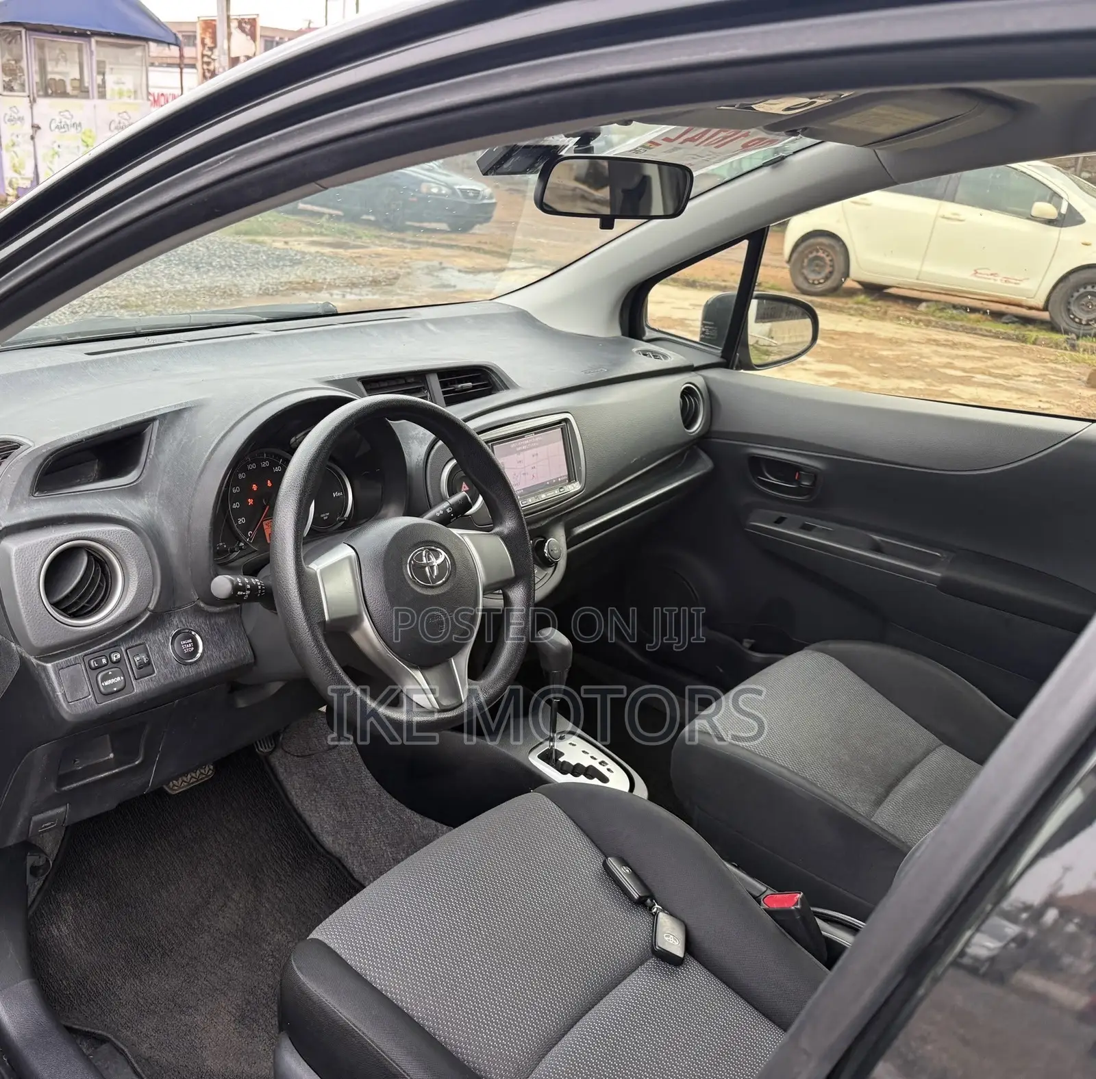 Toyota Vitz 1.3 AWD 3dr 2013 Black