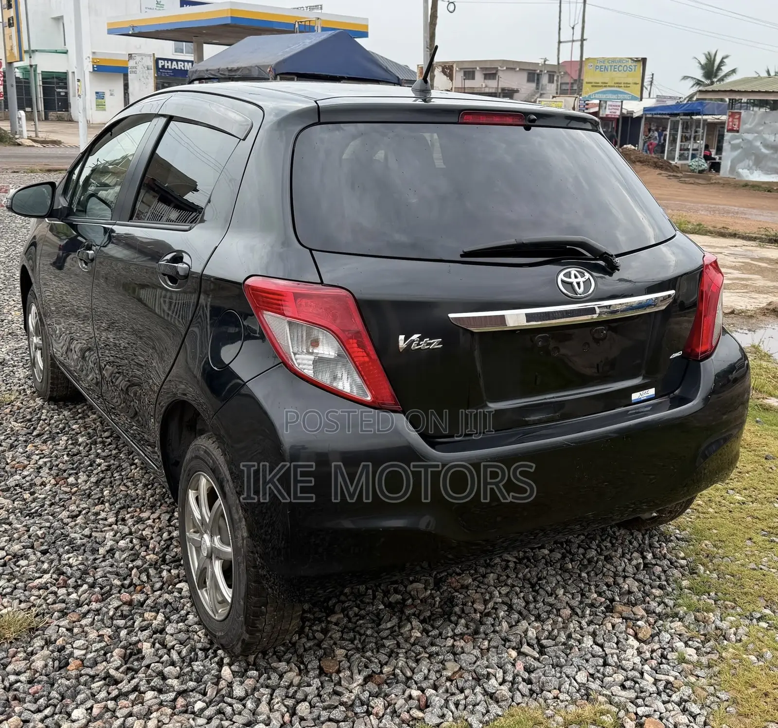 Toyota Vitz 1.3 AWD 3dr 2013 Black