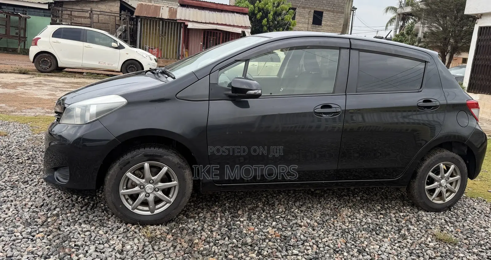 Toyota Vitz 1.3 AWD 3dr 2013 Black