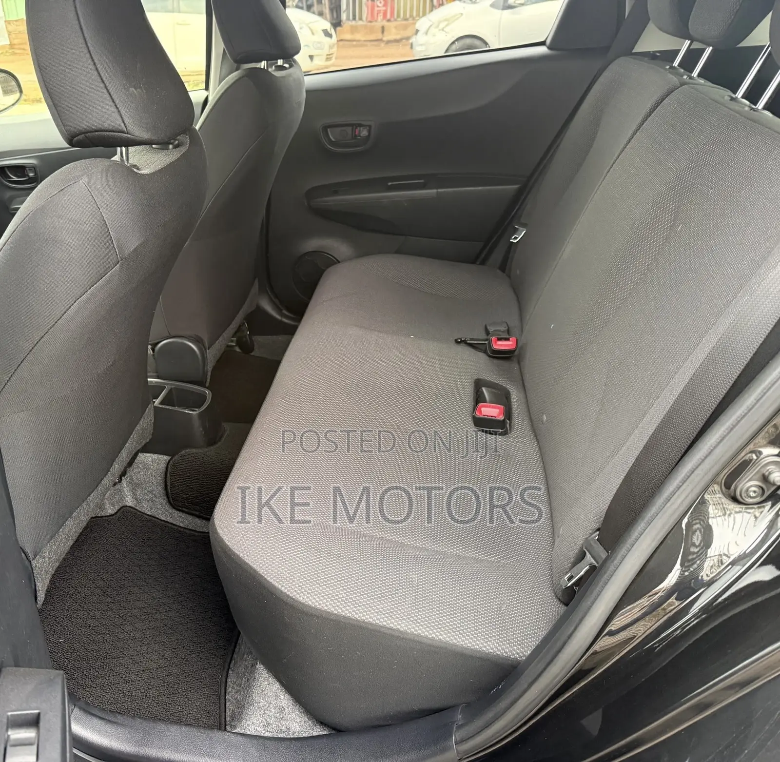 Toyota Vitz 1.3 AWD 3dr 2013 Black