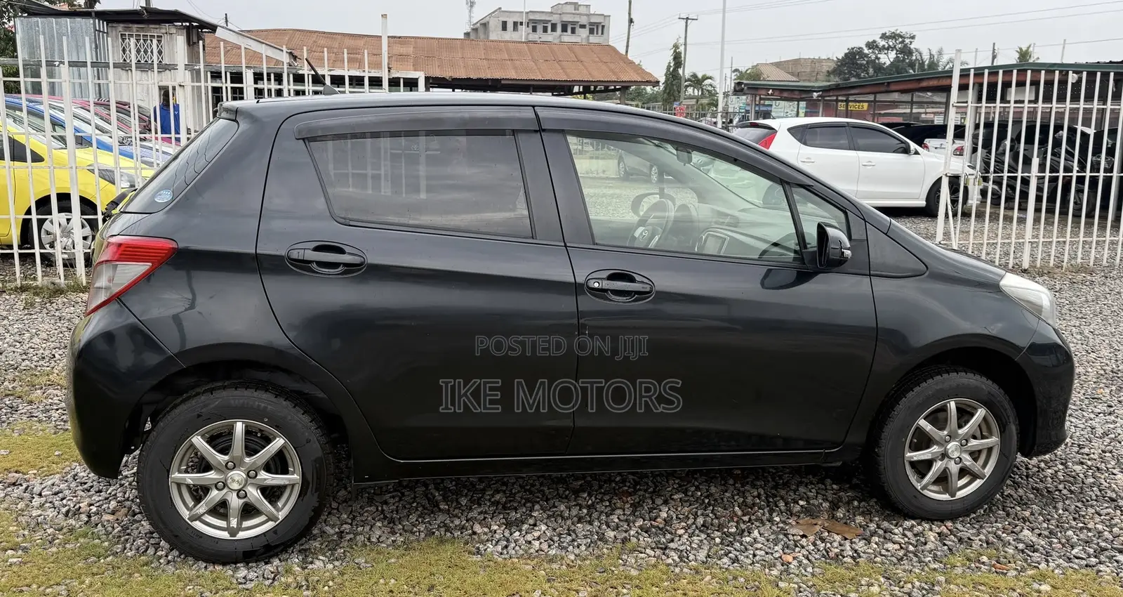 Toyota Vitz 1.3 AWD 3dr 2013 Black