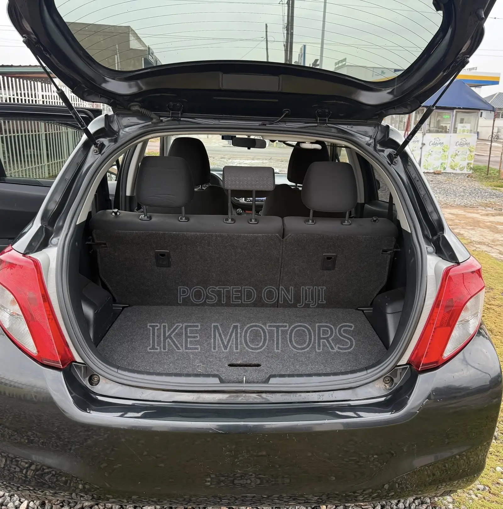 Toyota Vitz 1.3 AWD 3dr 2013 Black