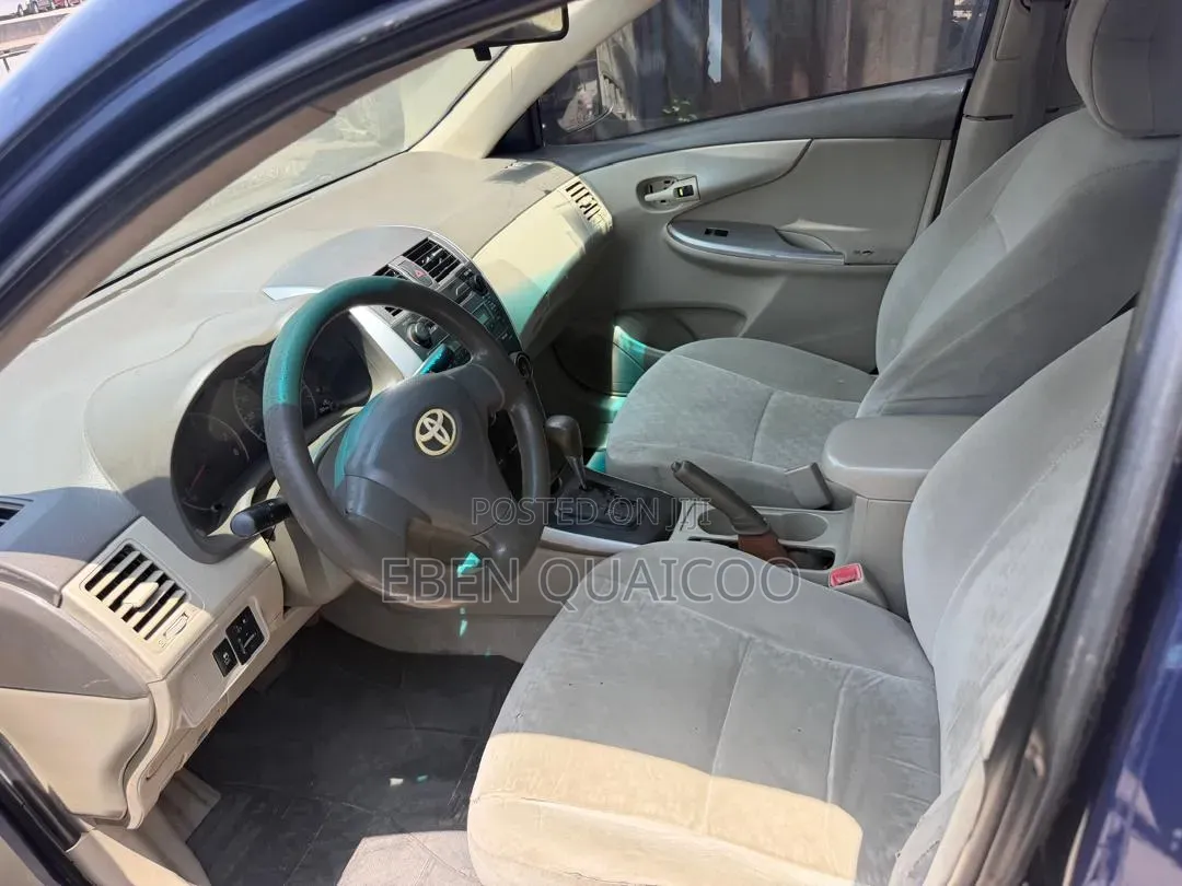Toyota Corolla 2010 Blue