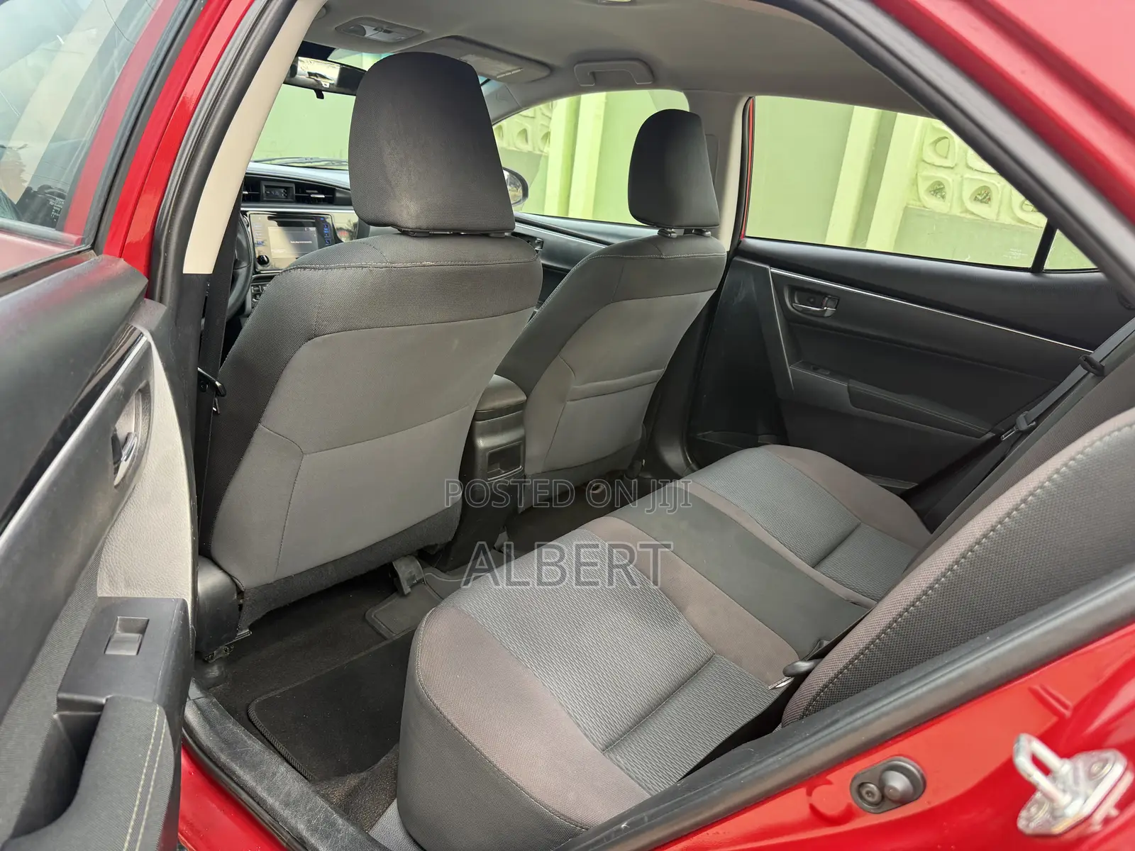 Toyota Corolla LE Eco (1.8L 4cyl 2A) 2018 Red