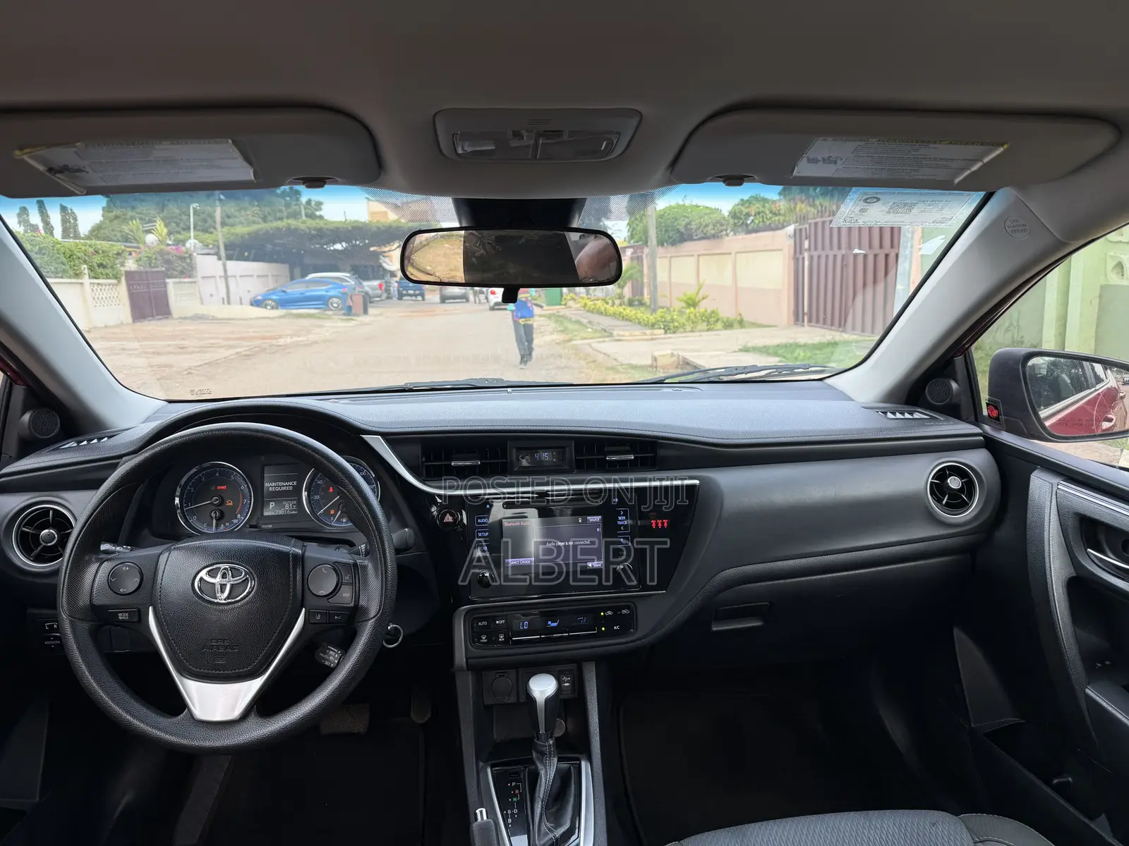 Toyota Corolla LE Eco (1.8L 4cyl 2A) 2018 Red