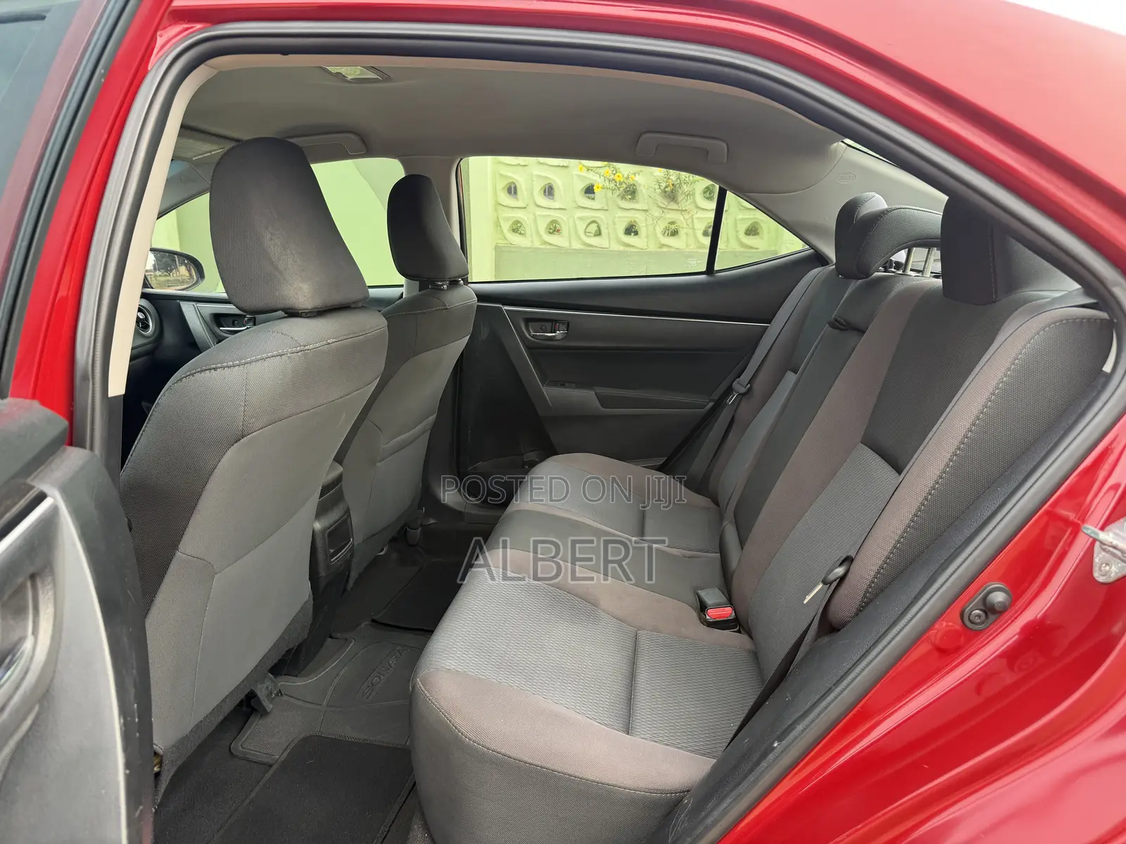 Toyota Corolla LE Eco (1.8L 4cyl 2A) 2018 Red
