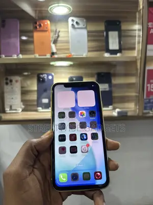 Apple iPhone 11 64 GB Yellow