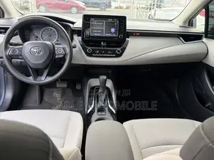 Toyota Corolla LE 2022 Blue