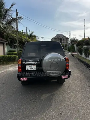 Nissan Patrol 2015 Black