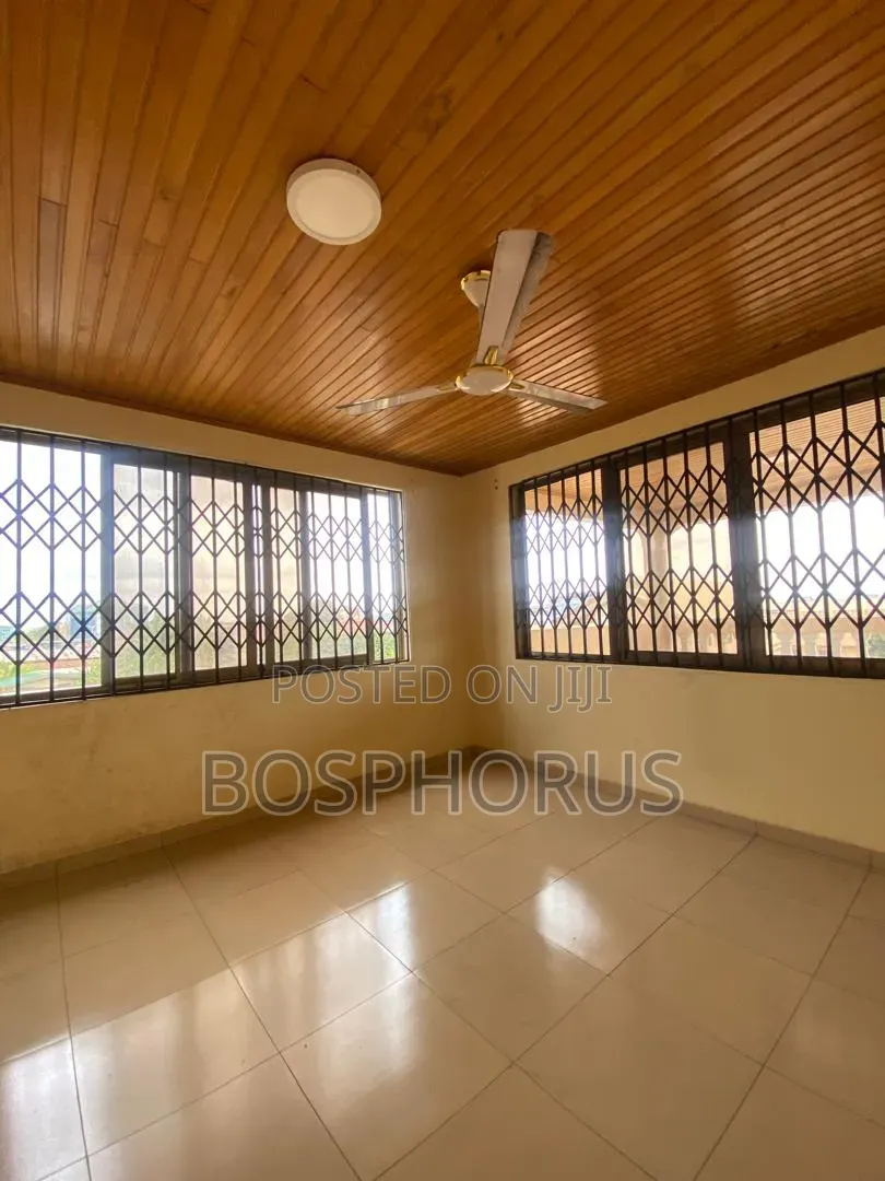 2bdrm Apartment in Lapaz, Nyanmekye for rent
