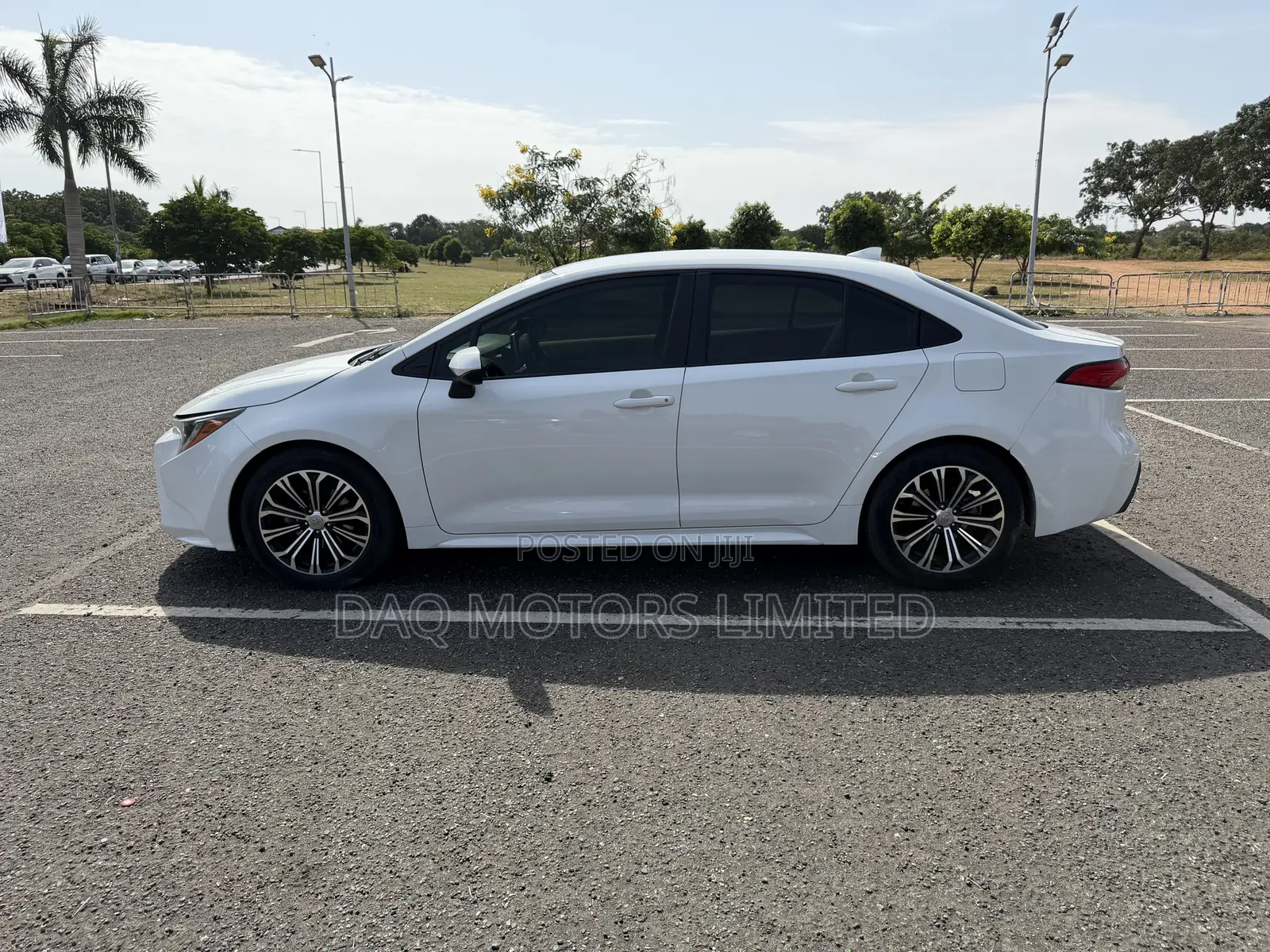 Toyota Corolla LE 2020 White