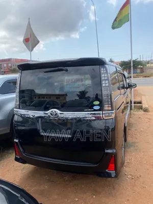 Toyota Voxy 2015 Black