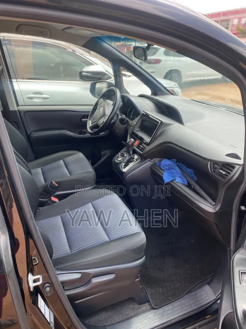 Toyota Voxy 2015 Black