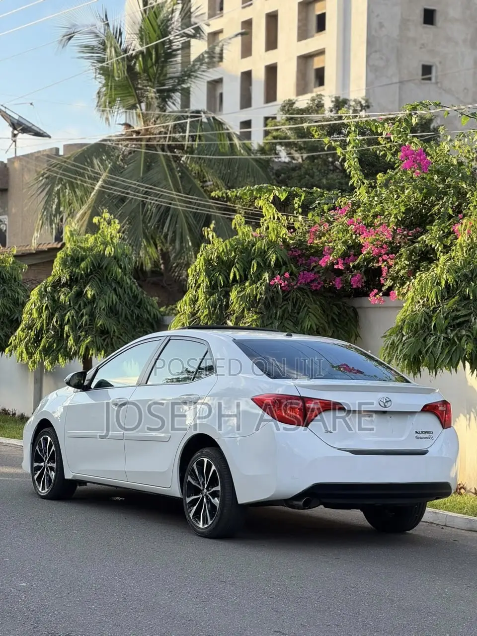 Toyota Corolla SE (1.8L 4cyl 6M) 2018 White