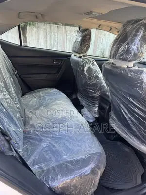 Toyota Corolla SE (1.8L 4cyl 6M) 2018 White