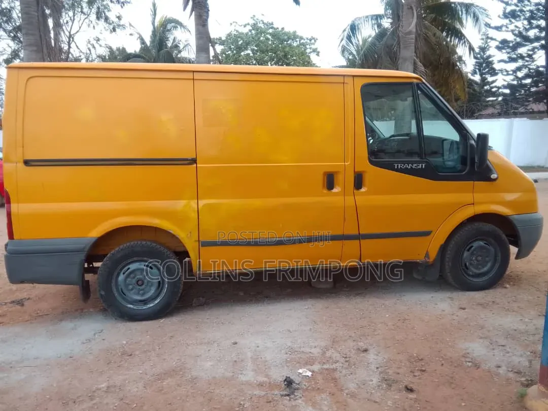 Ford Transit 2010 Yellow