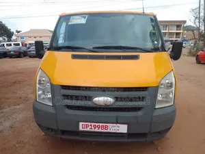 Ford Transit 2010 Yellow