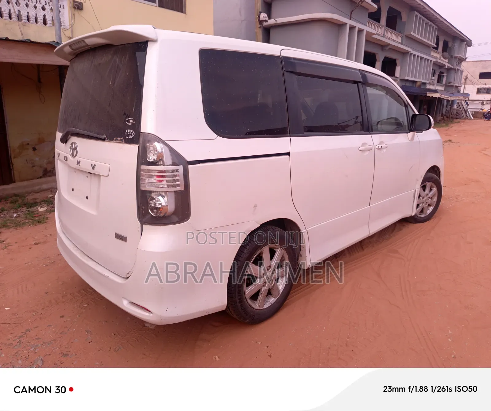 Toyota Voxy X 4WD 8-Seater 2010 White