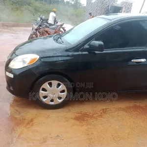 Nissan Versa 1.6 SV 2013 Black
