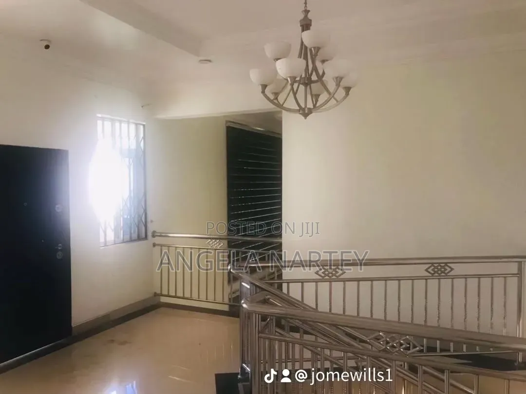 5bdrm House in East Legon, Accra Metropolitan for sale