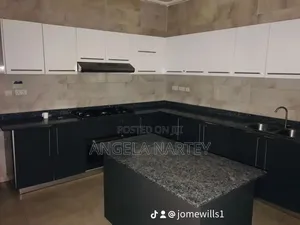 5bdrm House in East Legon, Accra Metropolitan for sale