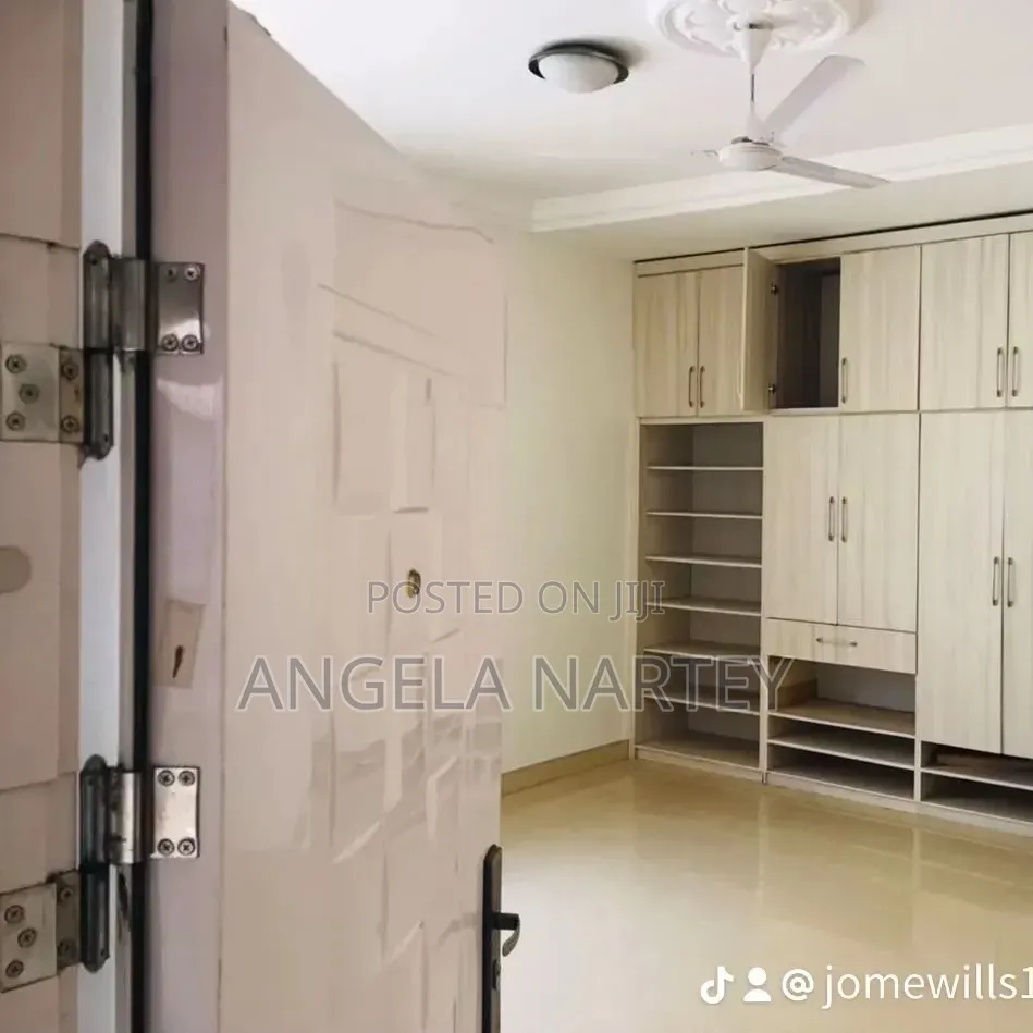 5bdrm House in East Legon, Accra Metropolitan for sale